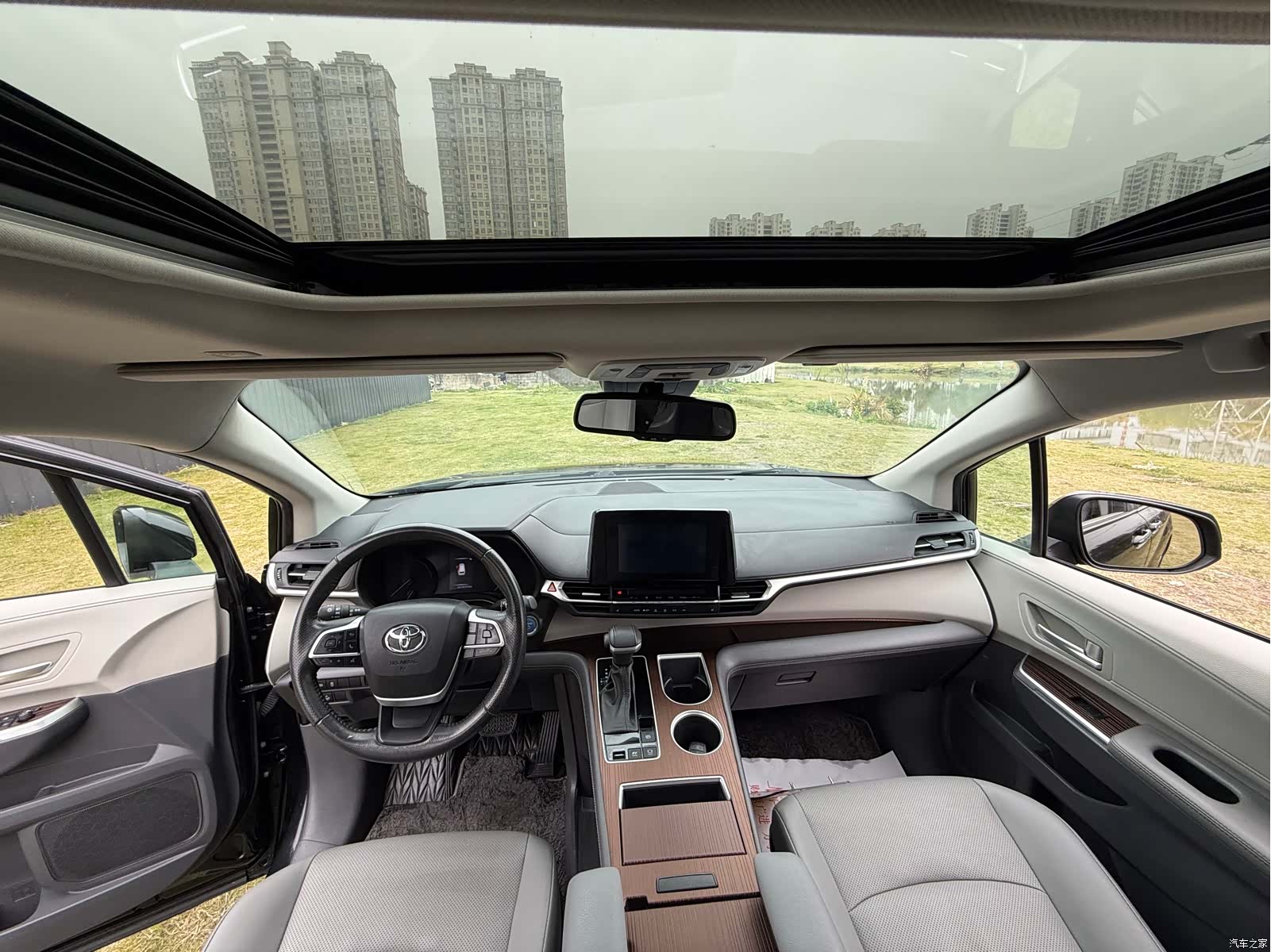 Toyota Sienna, 2022 9