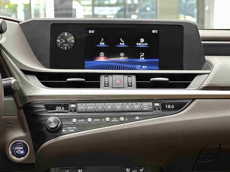 Lexus ES
