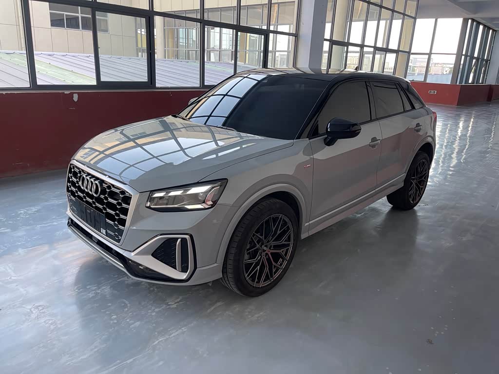 Audi Q2L