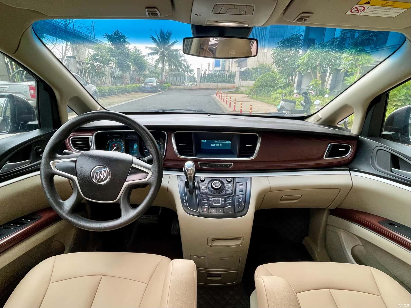 Buick GL8, 2016 4