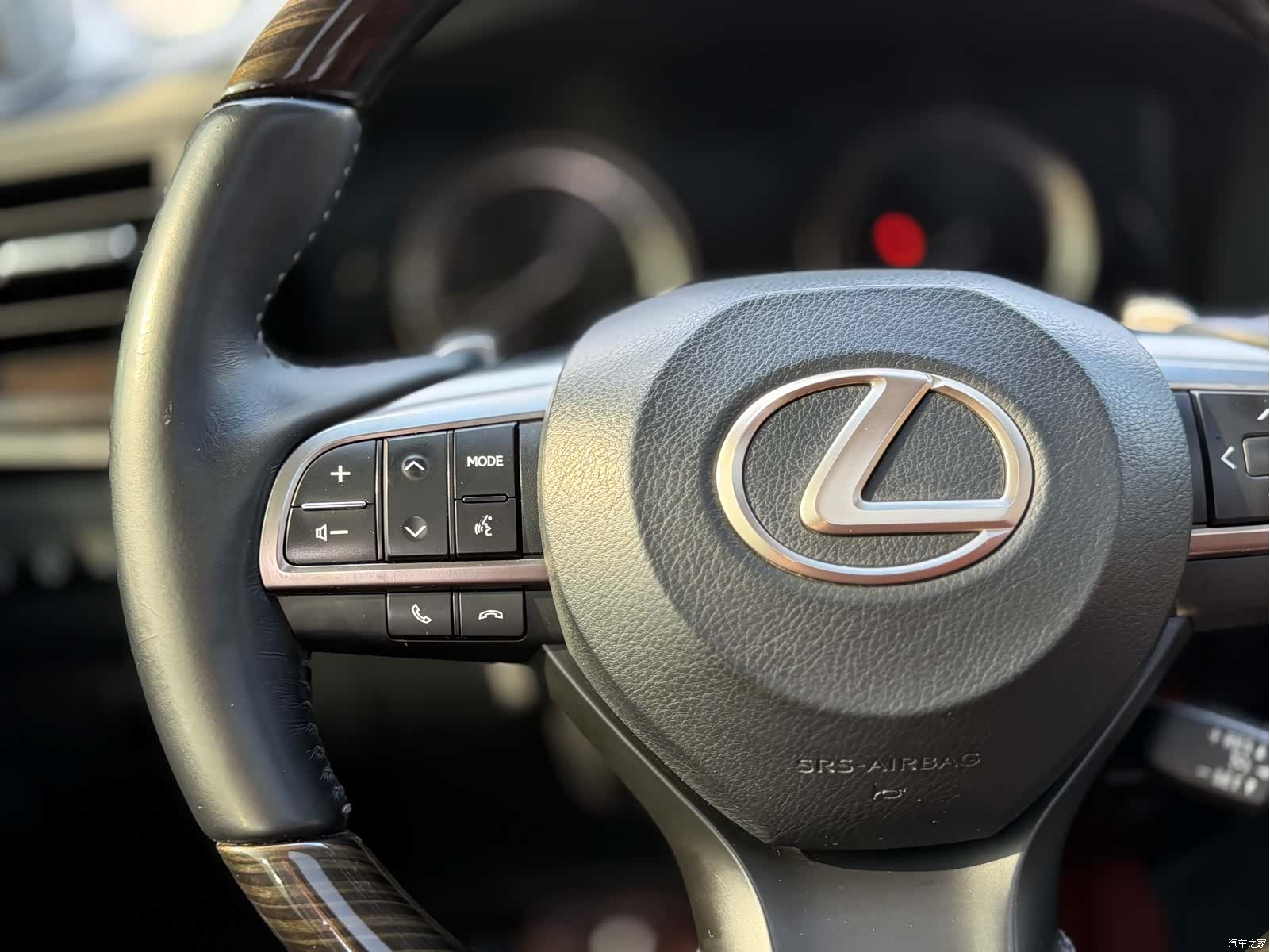 Lexus LX, 2019 21