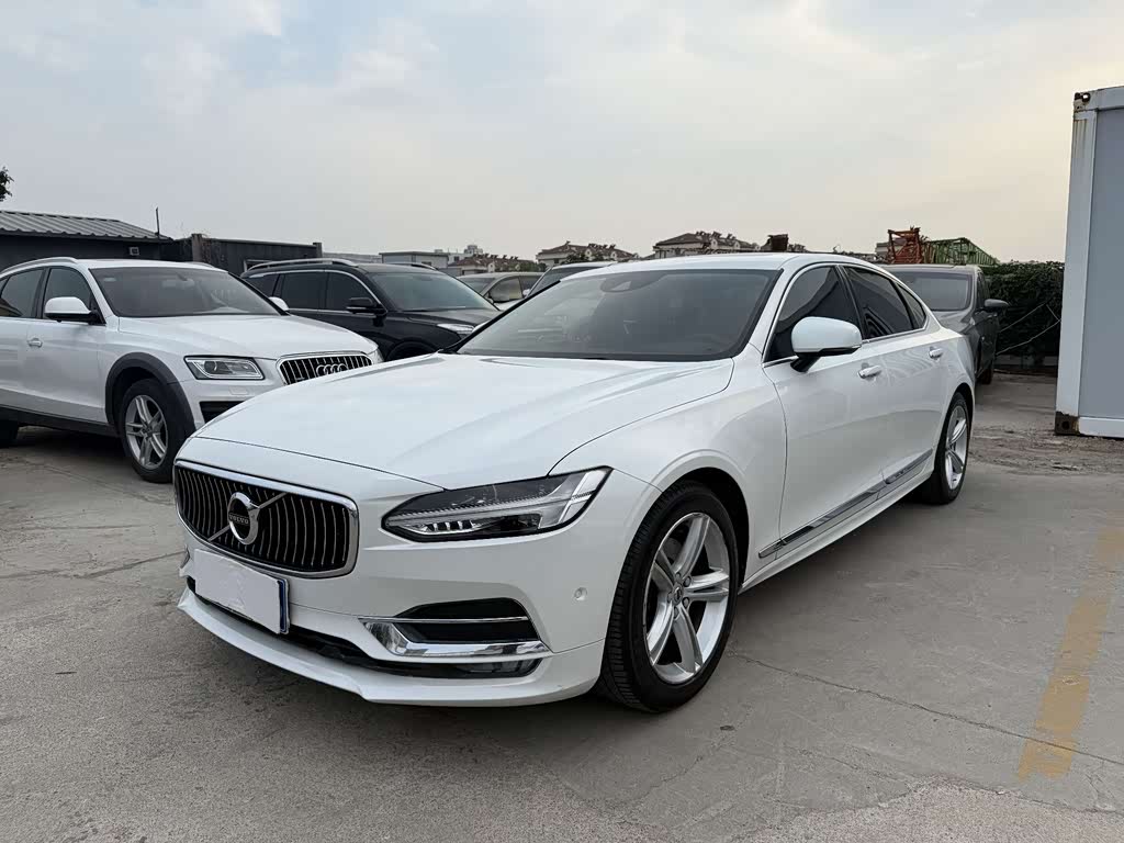 Volvo S90