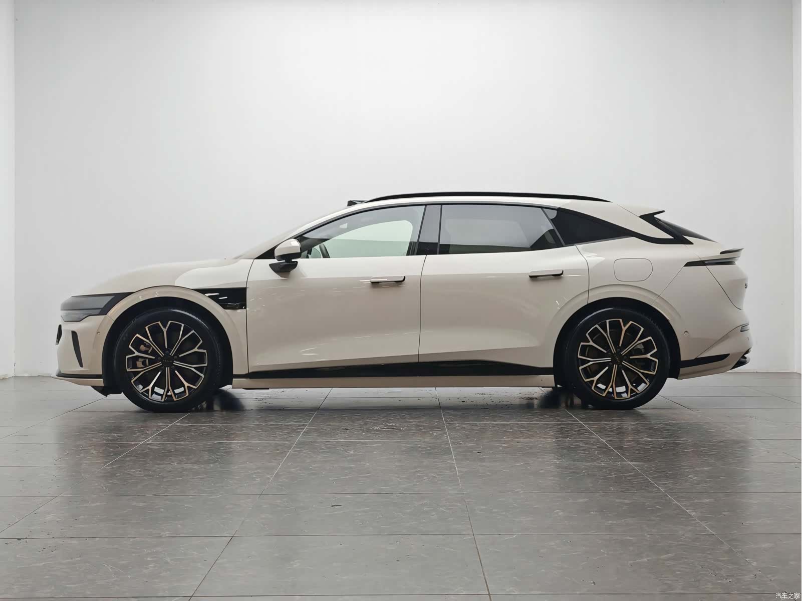 Zeekr 007, 2025 11
