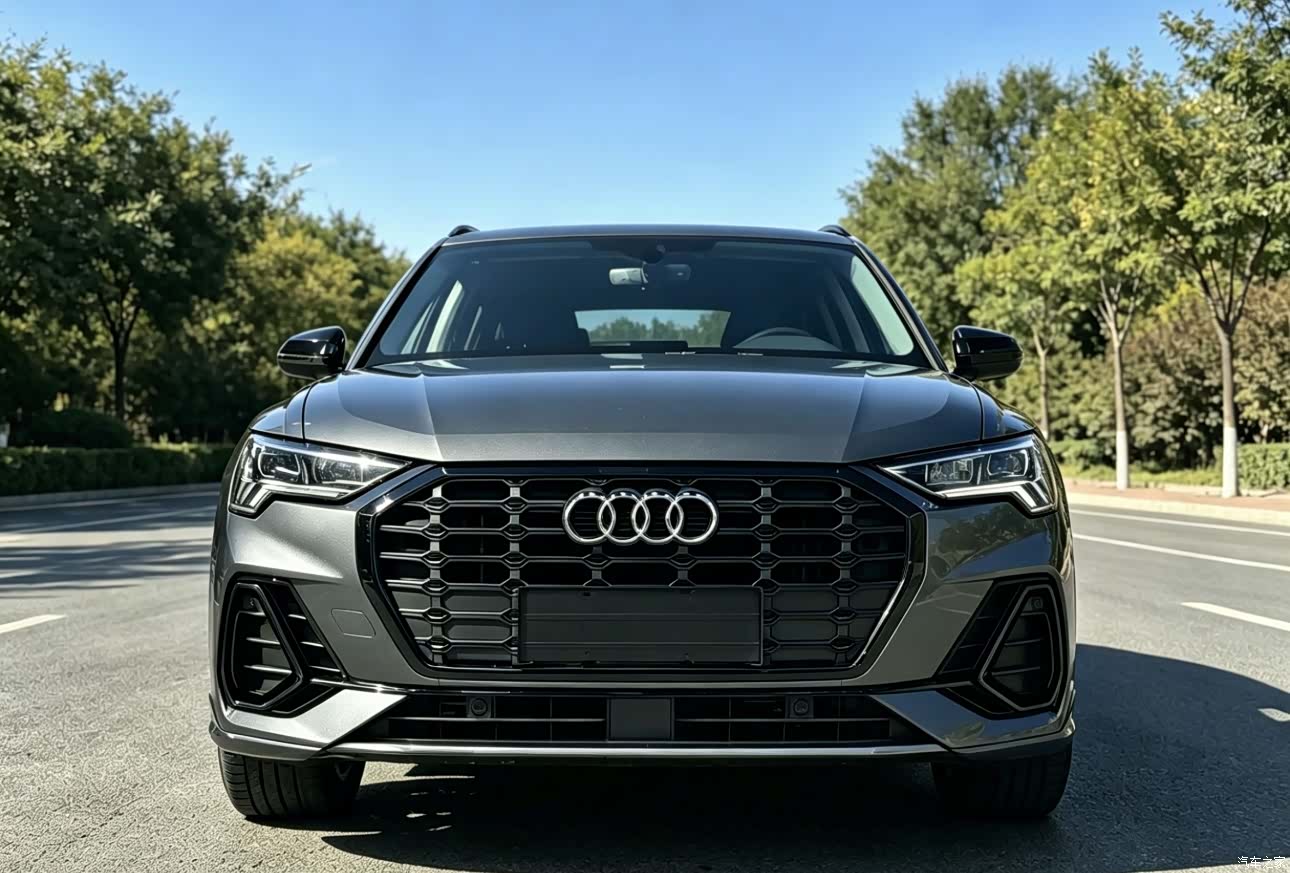 Audi Q3, 2022 2