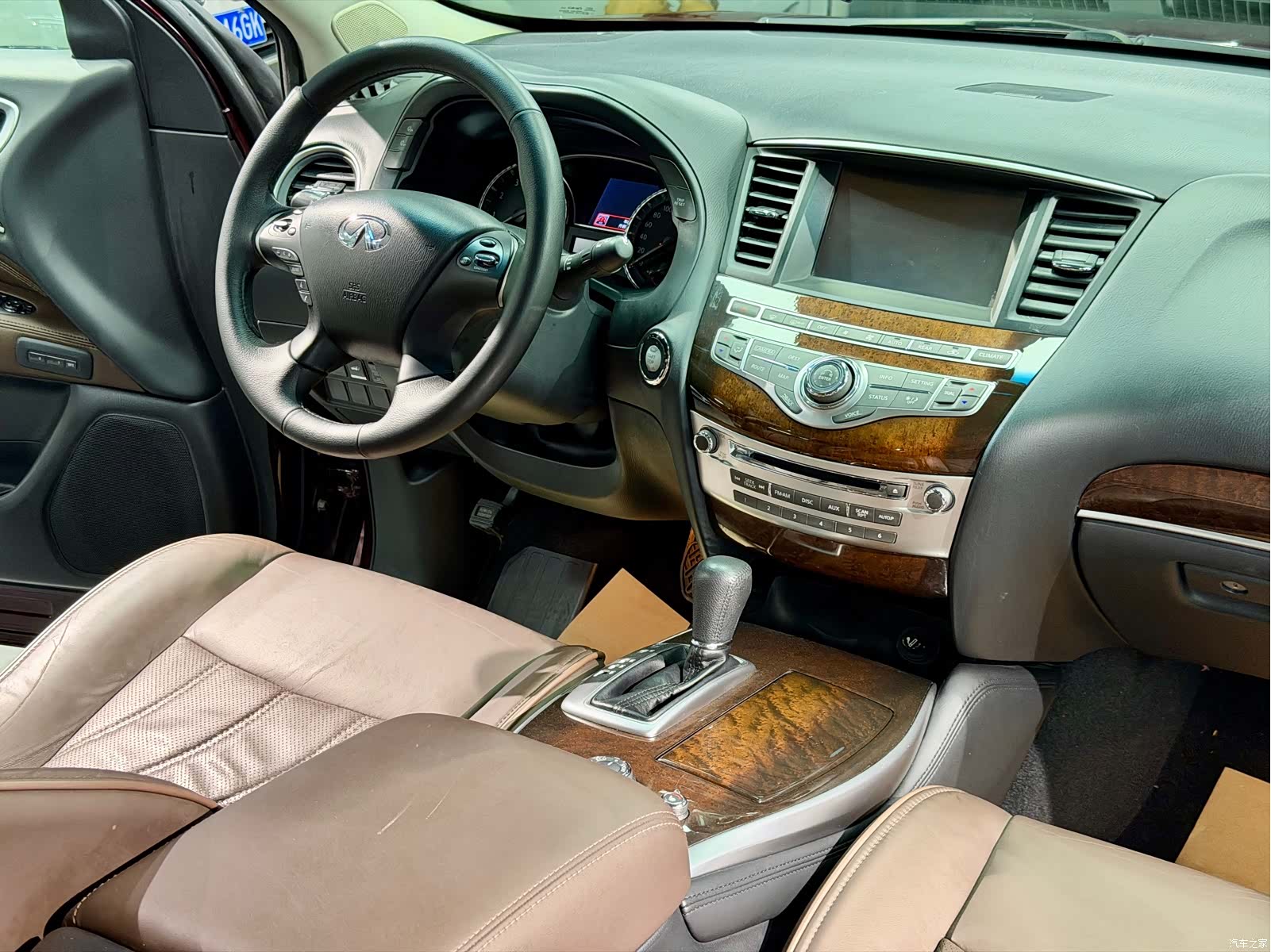 Infiniti JX35, 2014 14