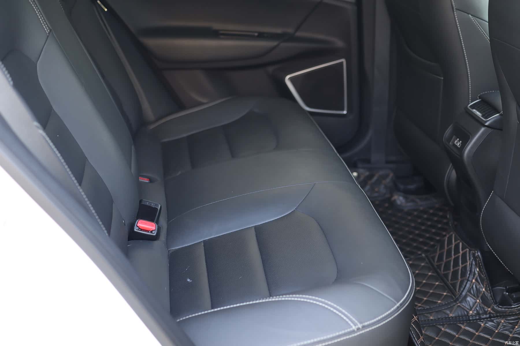 Geely Emgrand, 2019 31