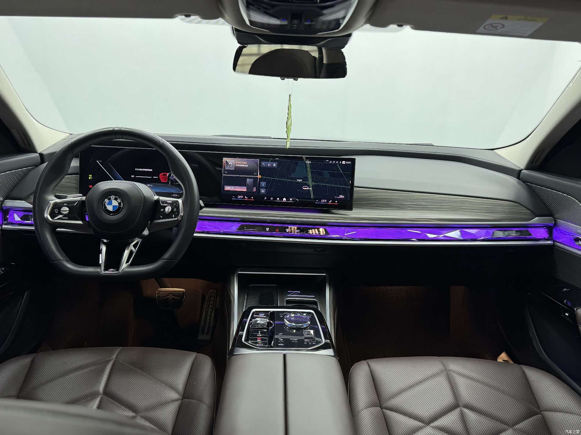 BMW i7, 2025 9