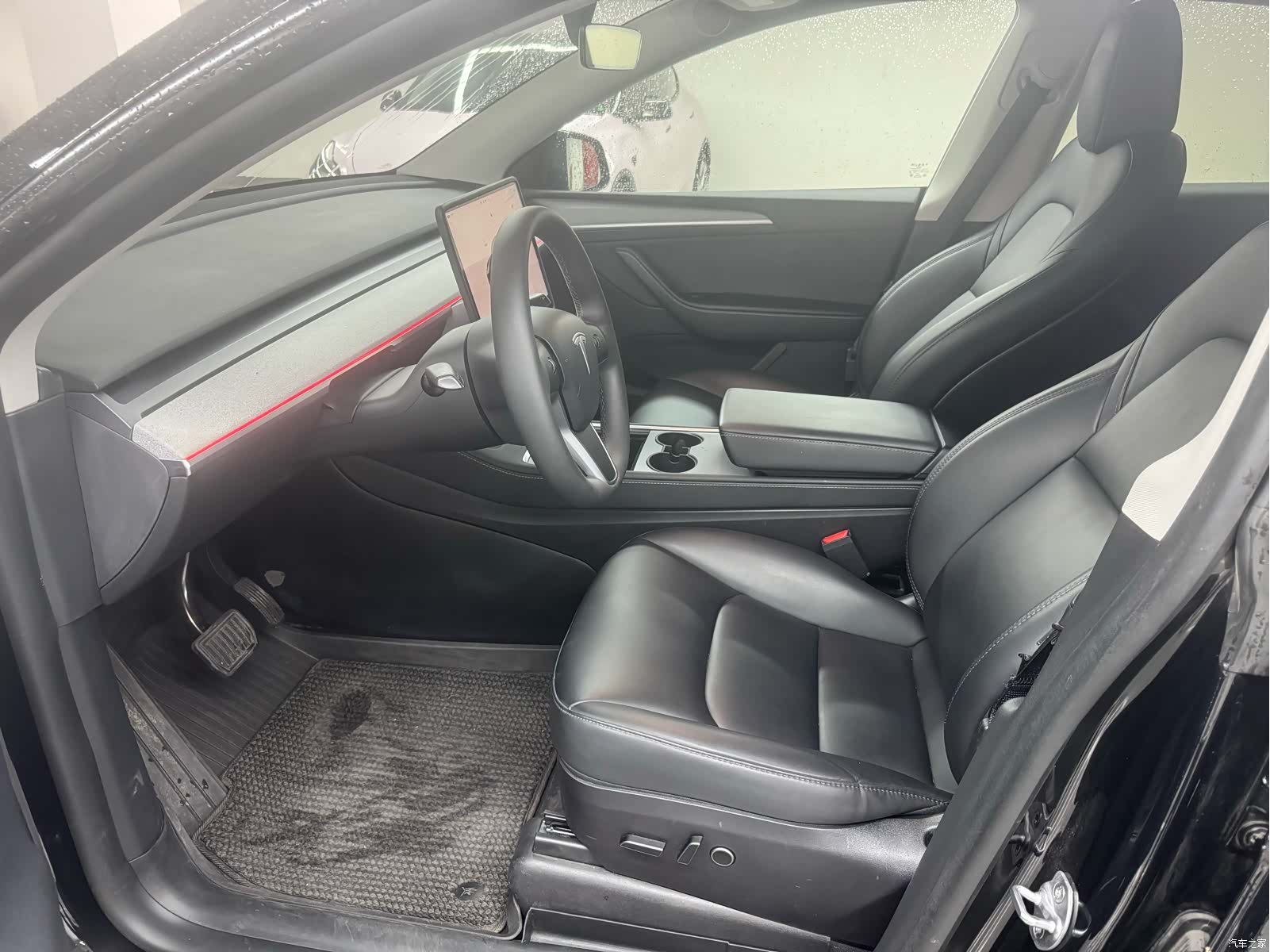 Tesla Model Y, 2023 7