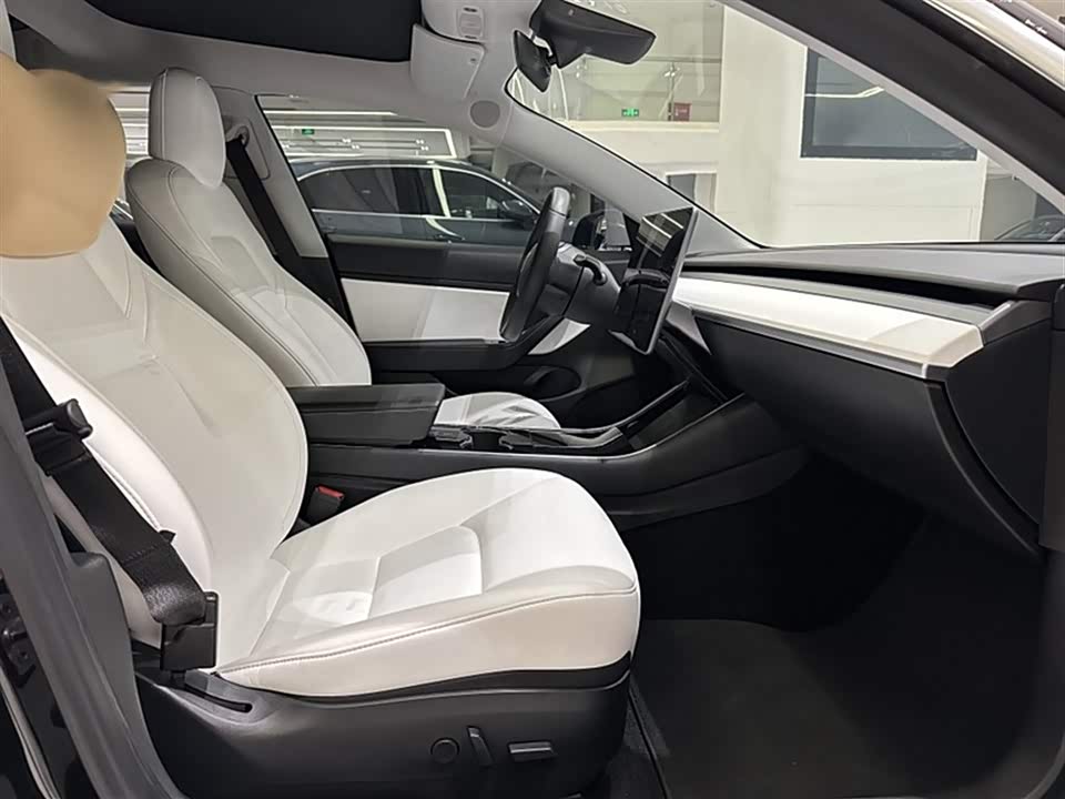 Tesla Model 3 Tesla Model 3