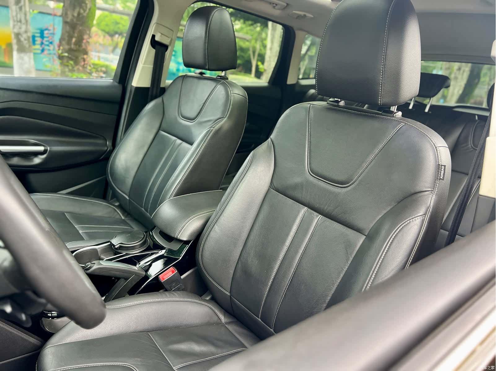 Ford Kuga, 2013 11
