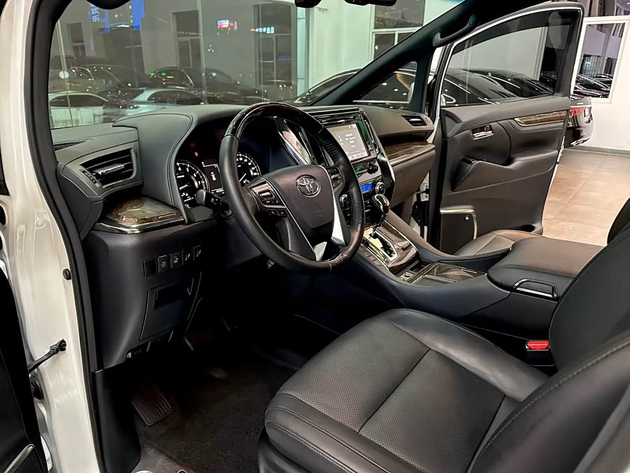 Toyota Alphard 2018, фото 6