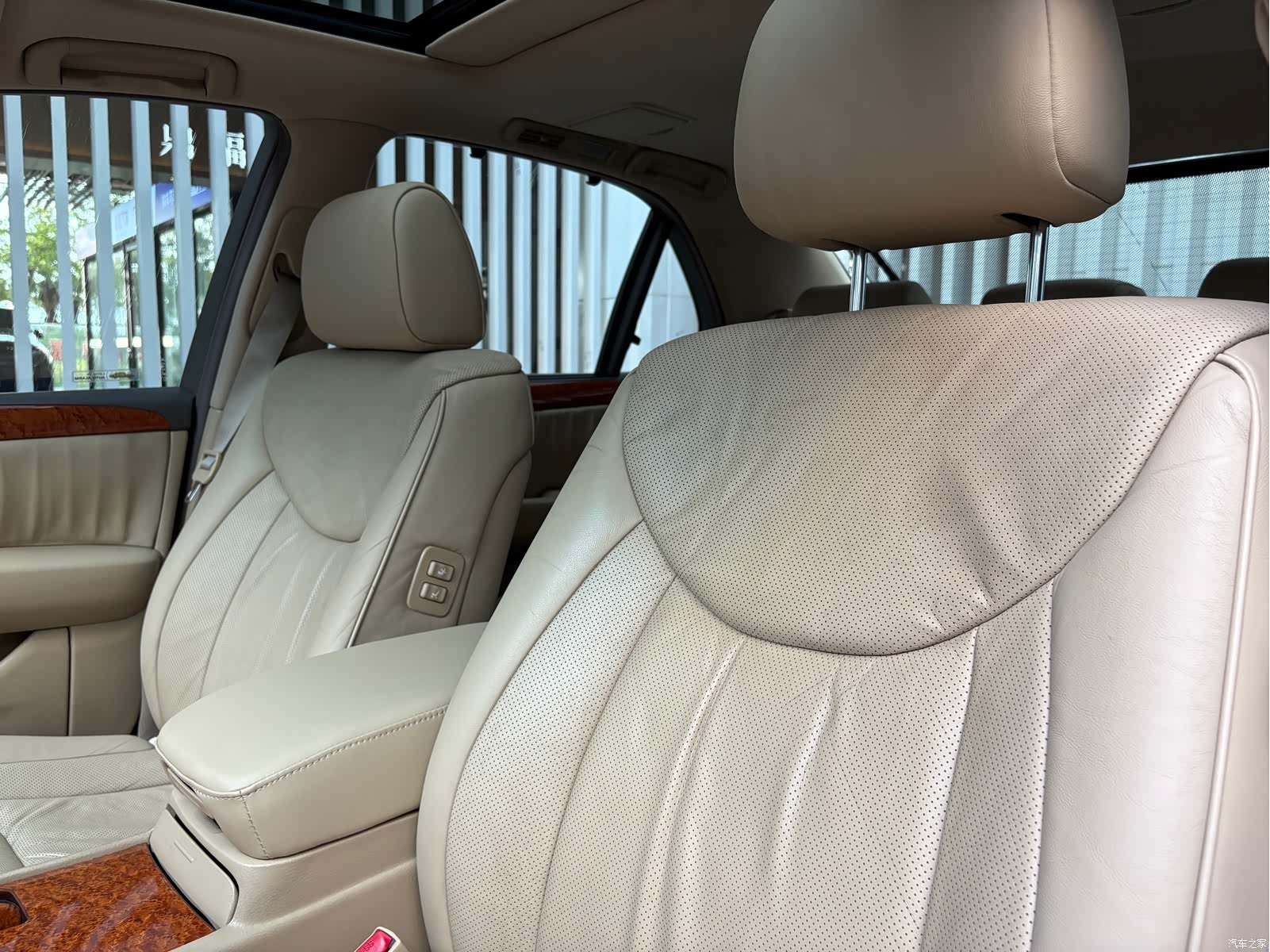 Lexus LS, 2005 10