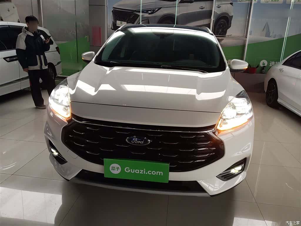 Ford Escape, 2023 3