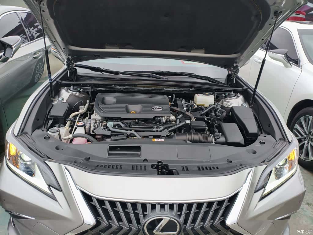 Lexus ES, 2023 16