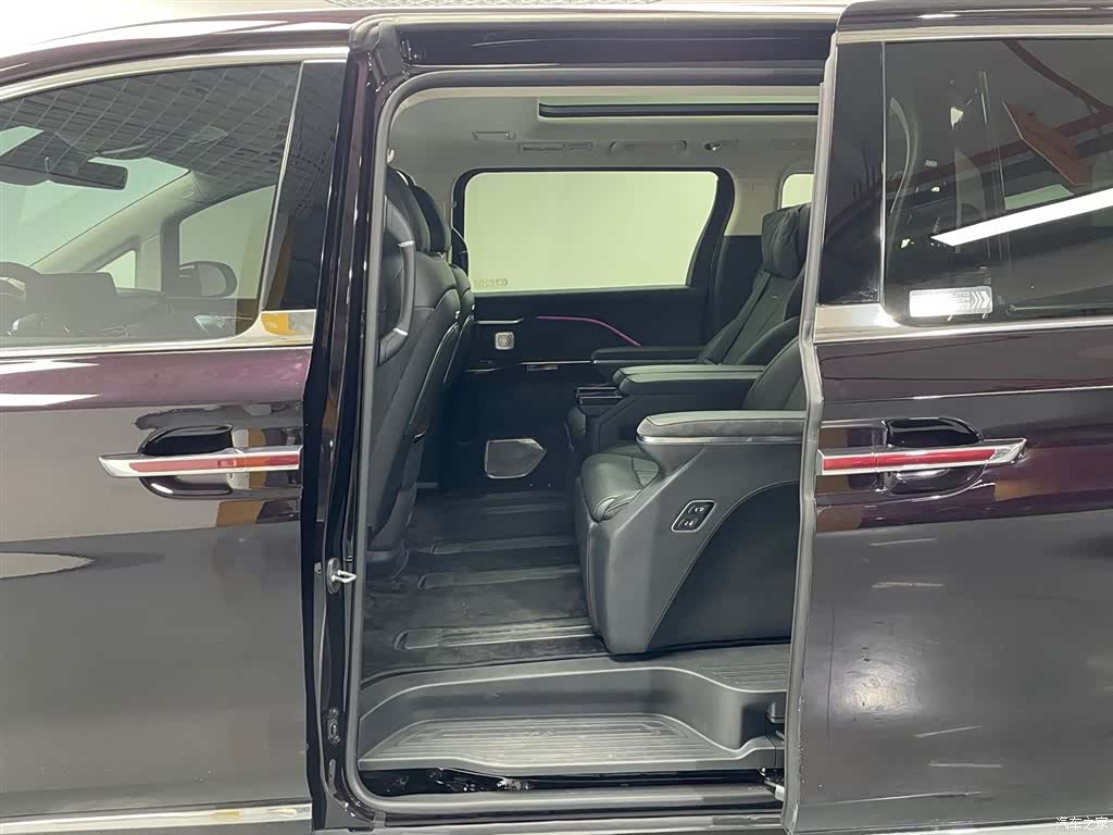 Hongqi HQ9, 2024 11