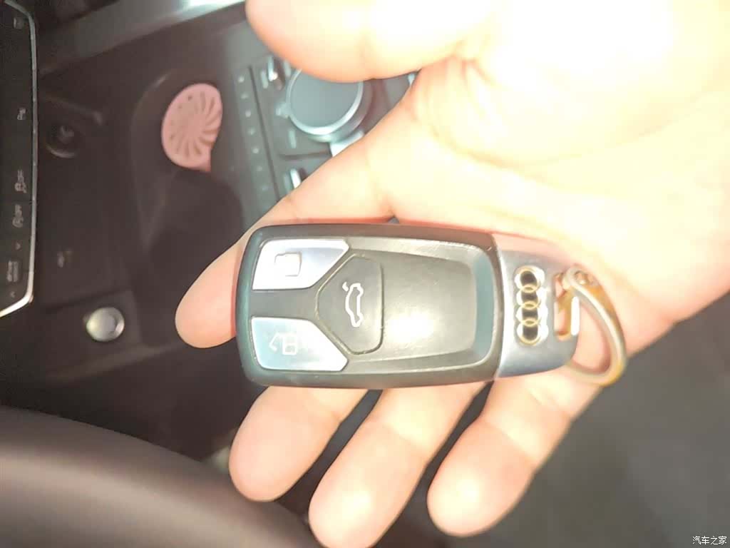 Audi A4L, 2018 9