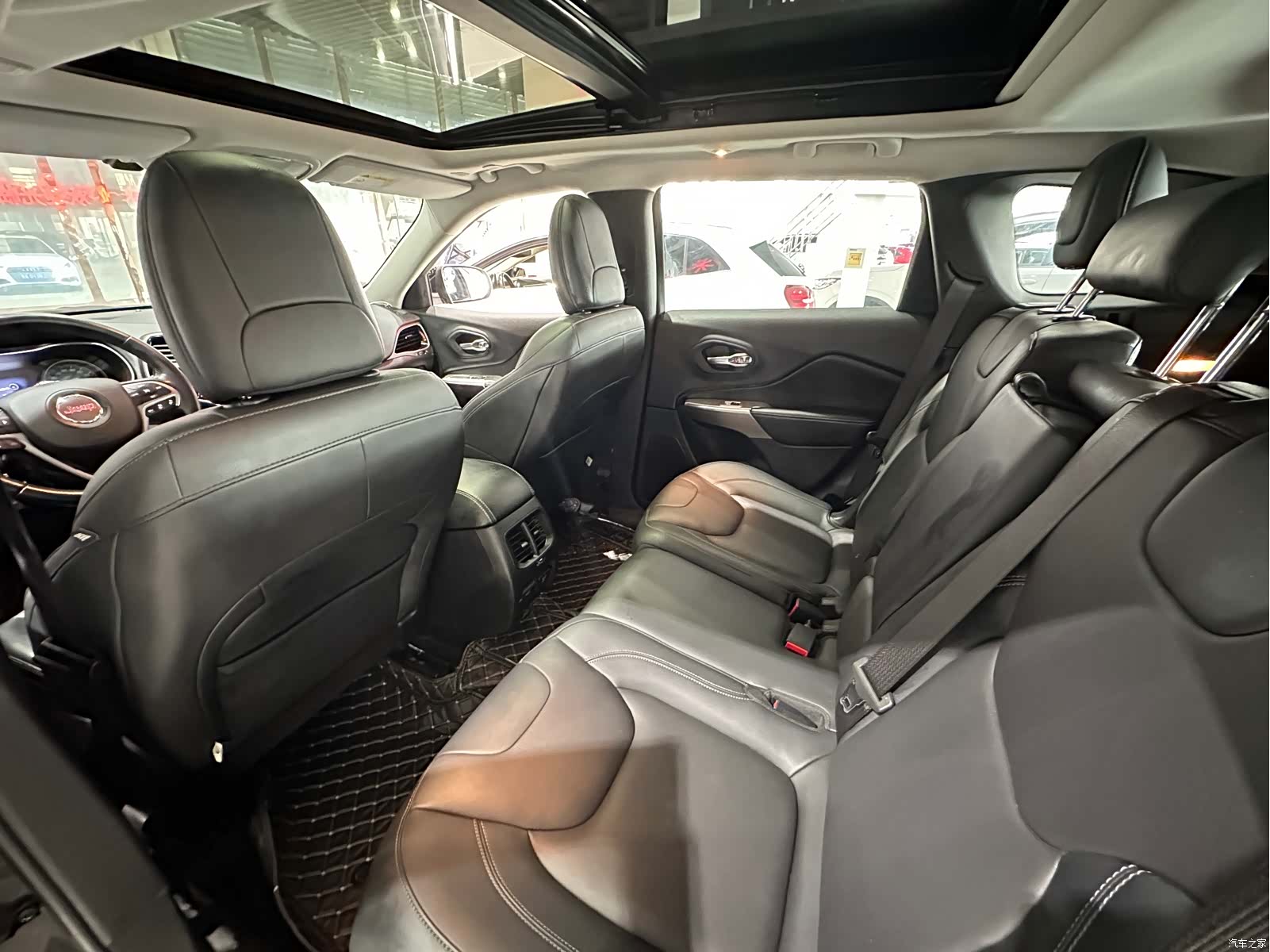 Jeep Cherokee, 2019 10