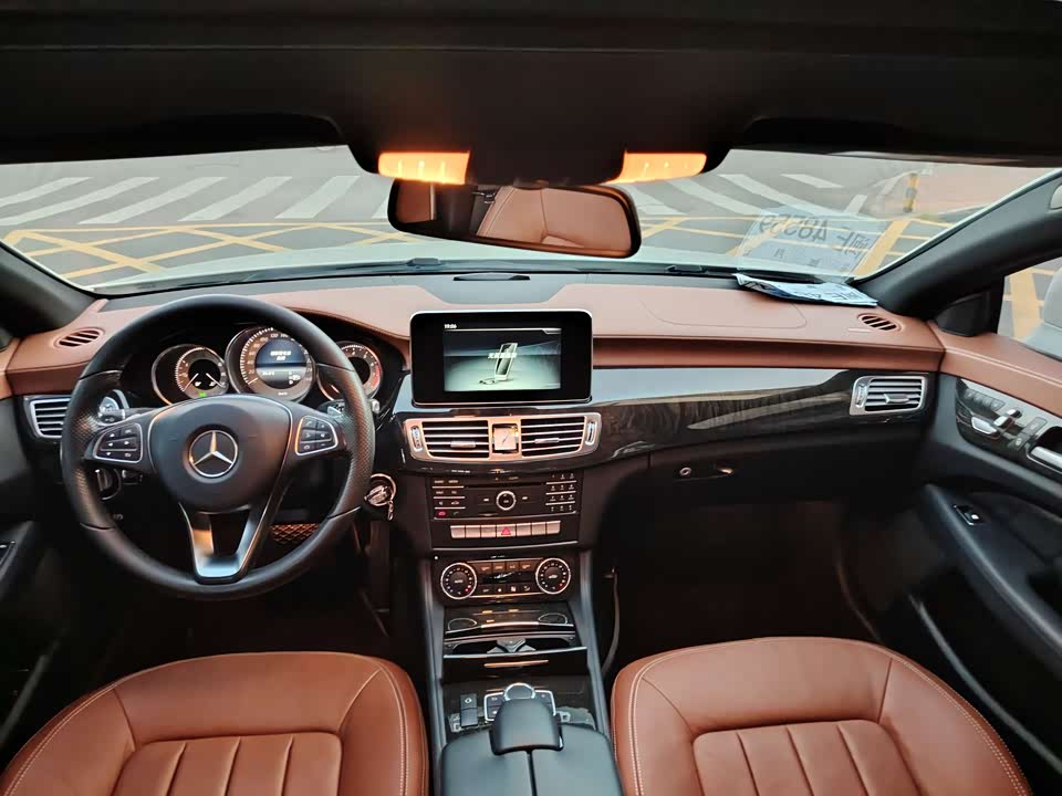 Mercedes-Benz CLS Mercedes-Benz CLS
