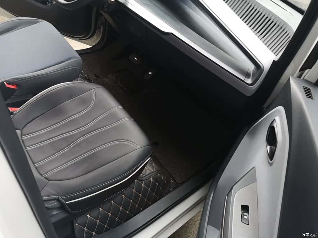 Wuling E200, 2020 25