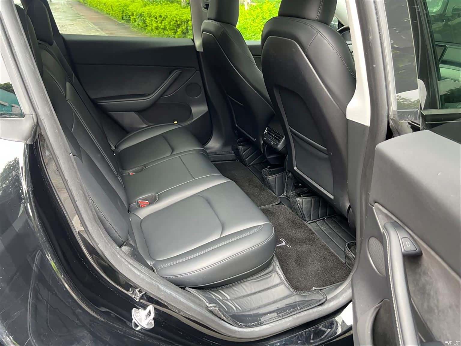 Tesla Model Y, 2023 10