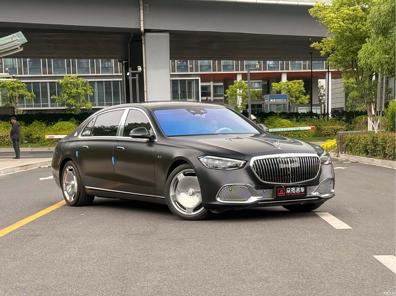 Maybach S-Class, 2023 3
