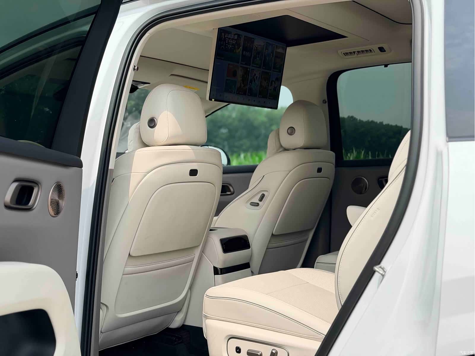 Li Auto i8, 2025 7