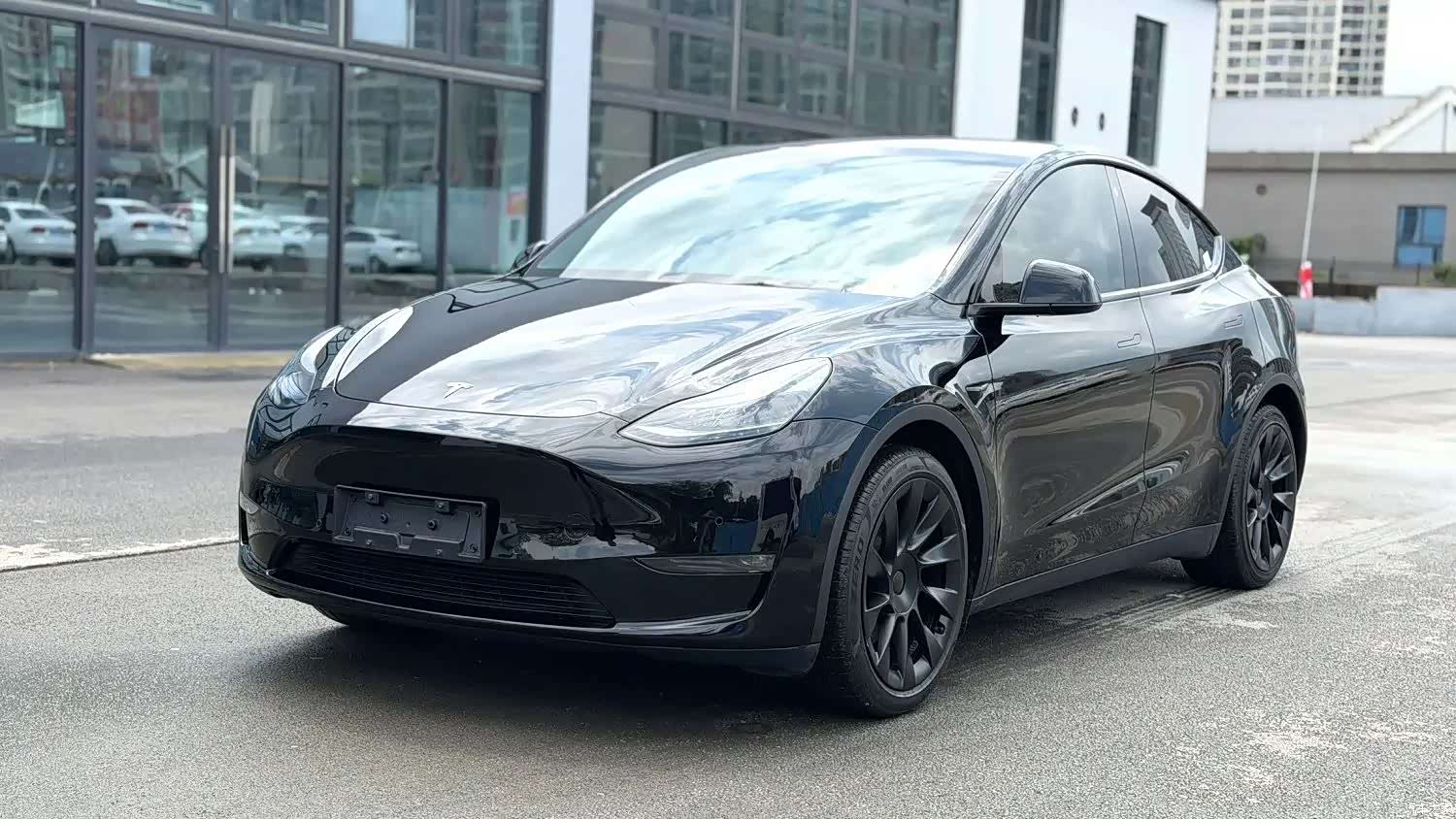 Tesla Model Y, 2023 1