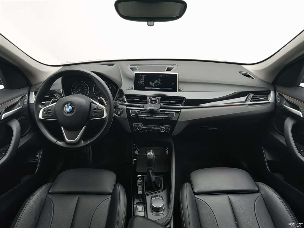 BMW X1, 2018 все фото