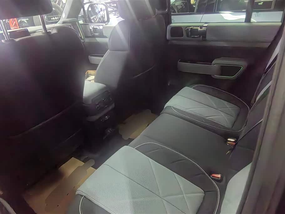 BYD Leopard 5 BYD Leopard 5