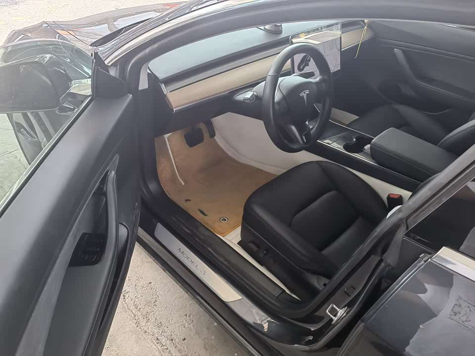 Tesla Model 3 Tesla Model 3