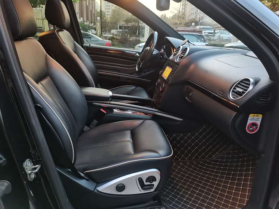 Mercedes-Benz M class