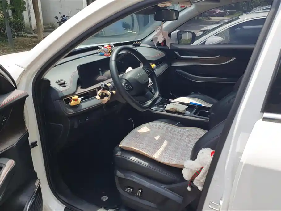 Exeed Chasing the wind