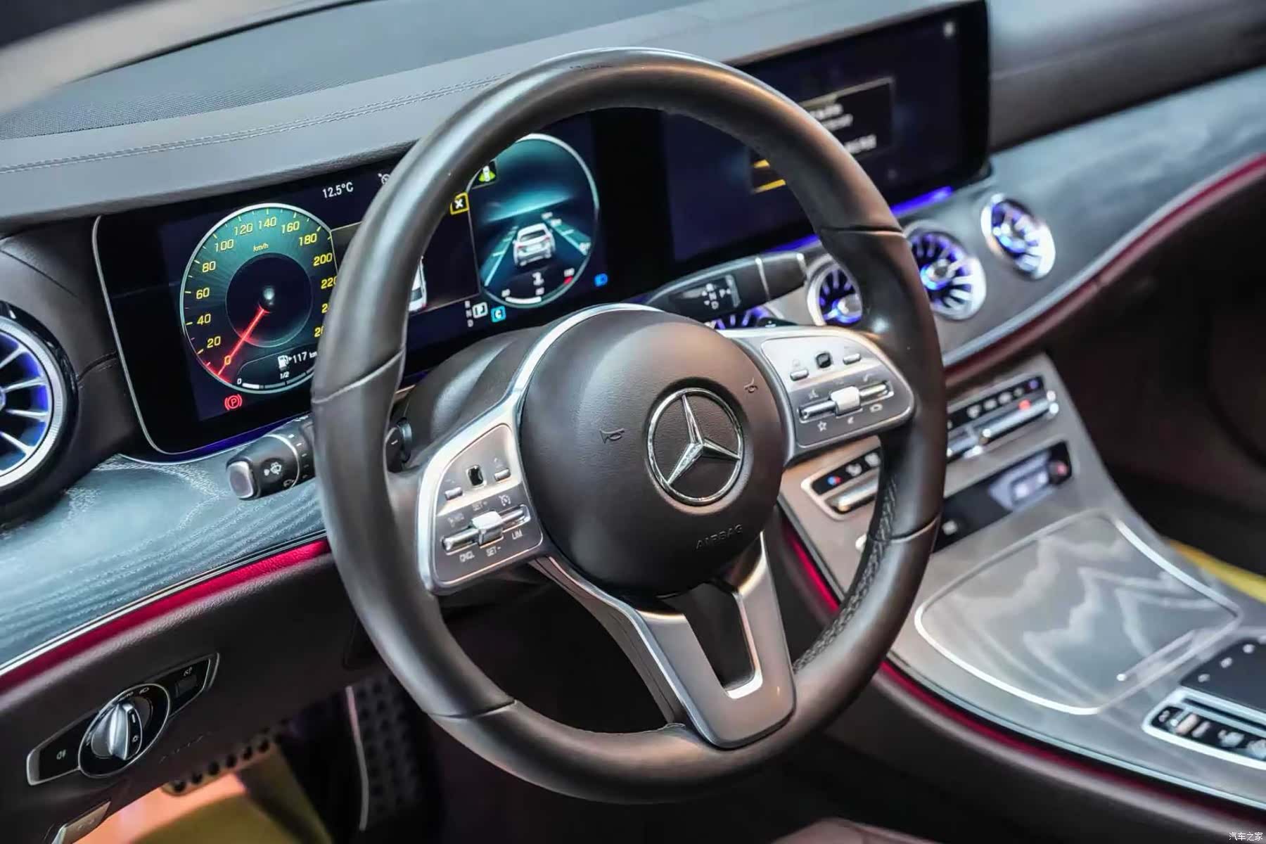 Mercedes-Benz CLS, 2022 4