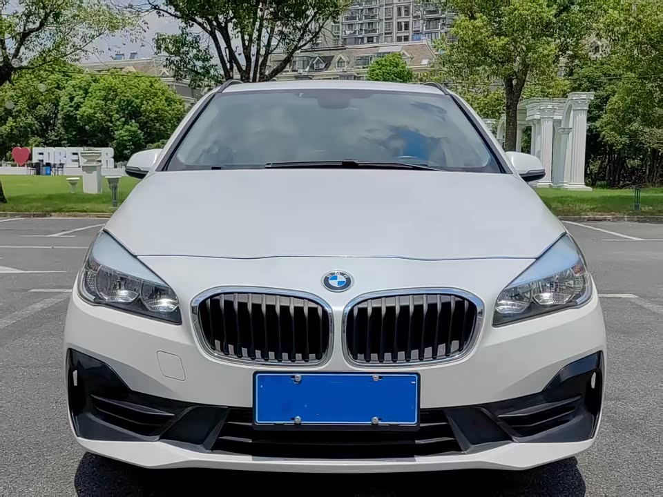 BMW 2 series station wagon