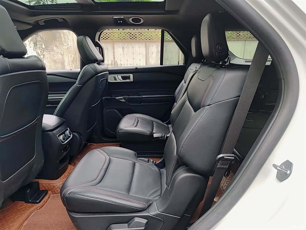 Ford Explorer, 2020 8