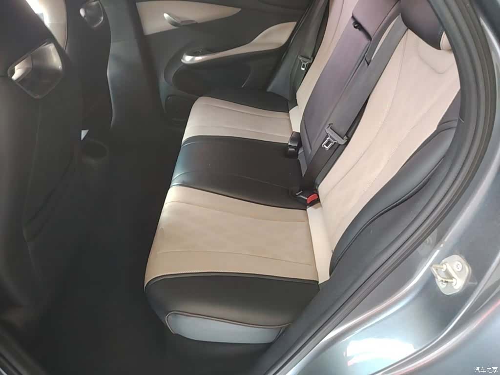 BYD Dolphin, 2023 17