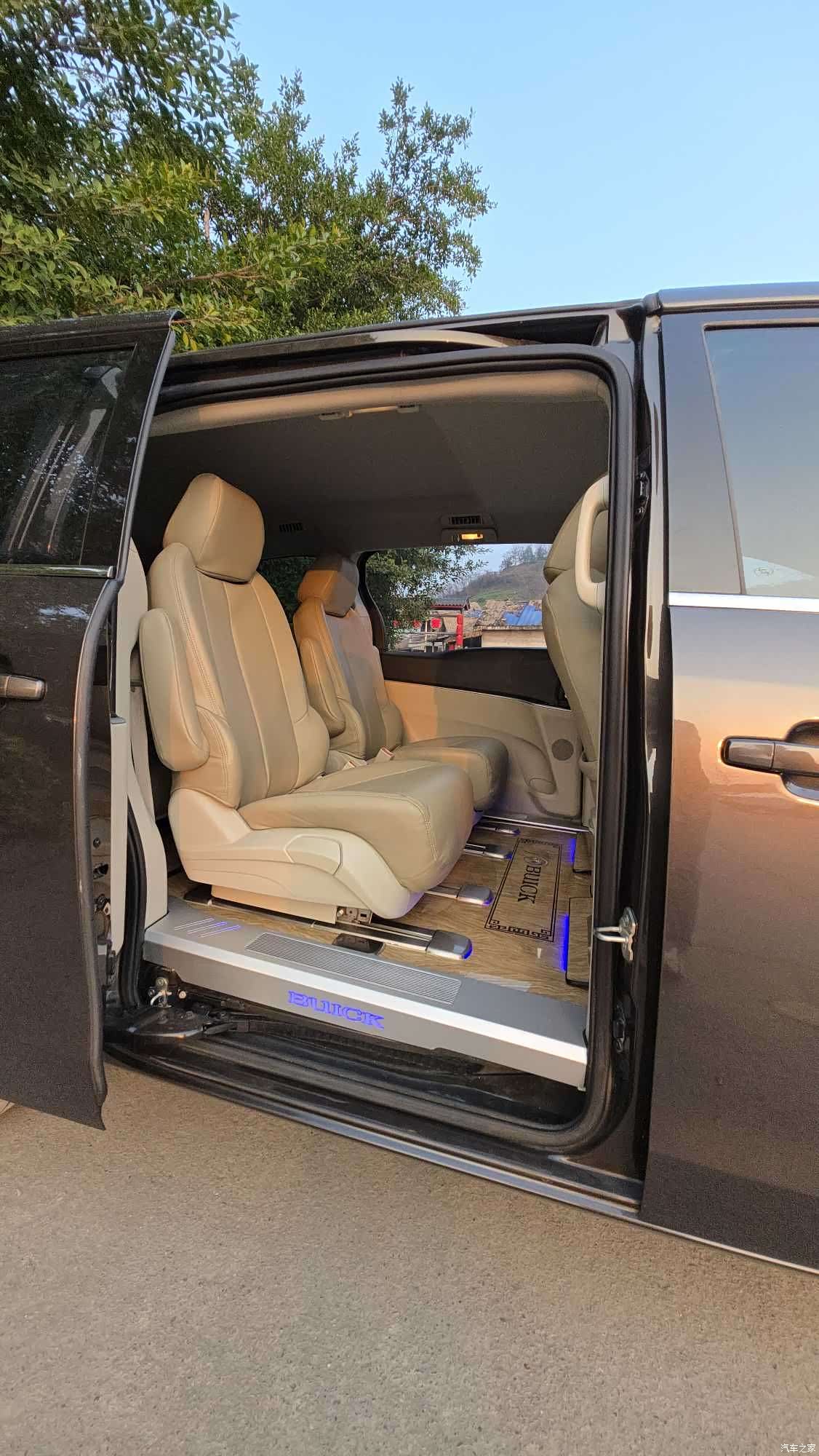 Buick GL8, 2022 6