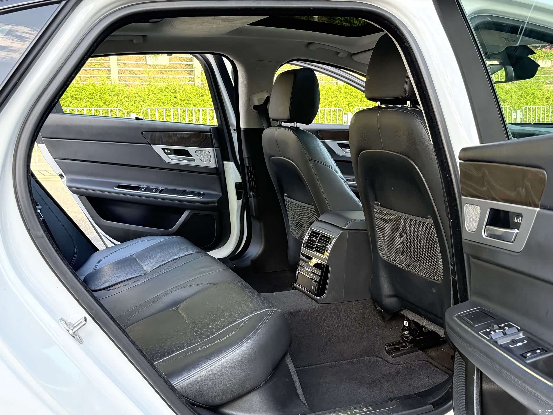 Land Rover P250, 2020 12