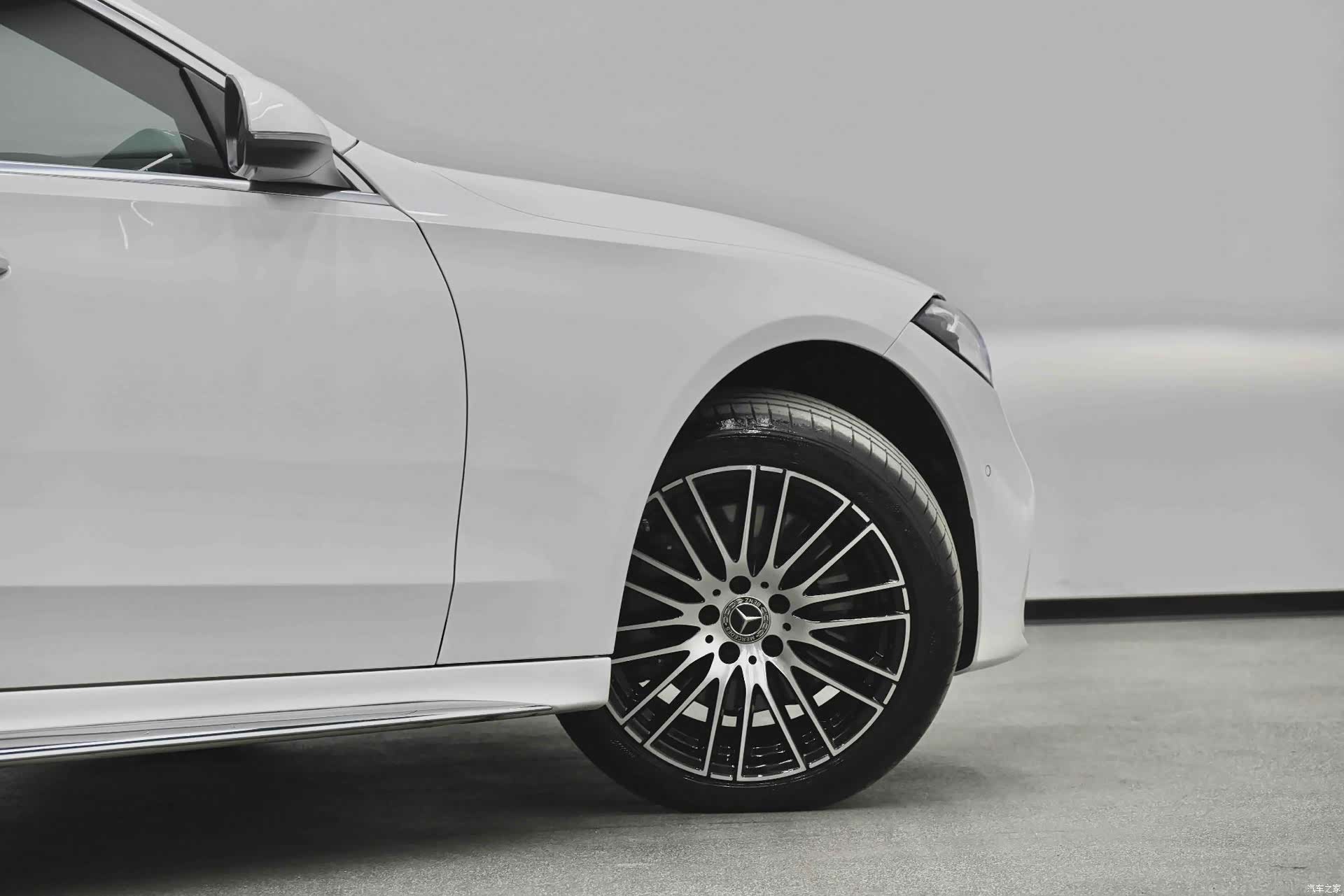 Mercedes-Benz C-Class, 2024 12