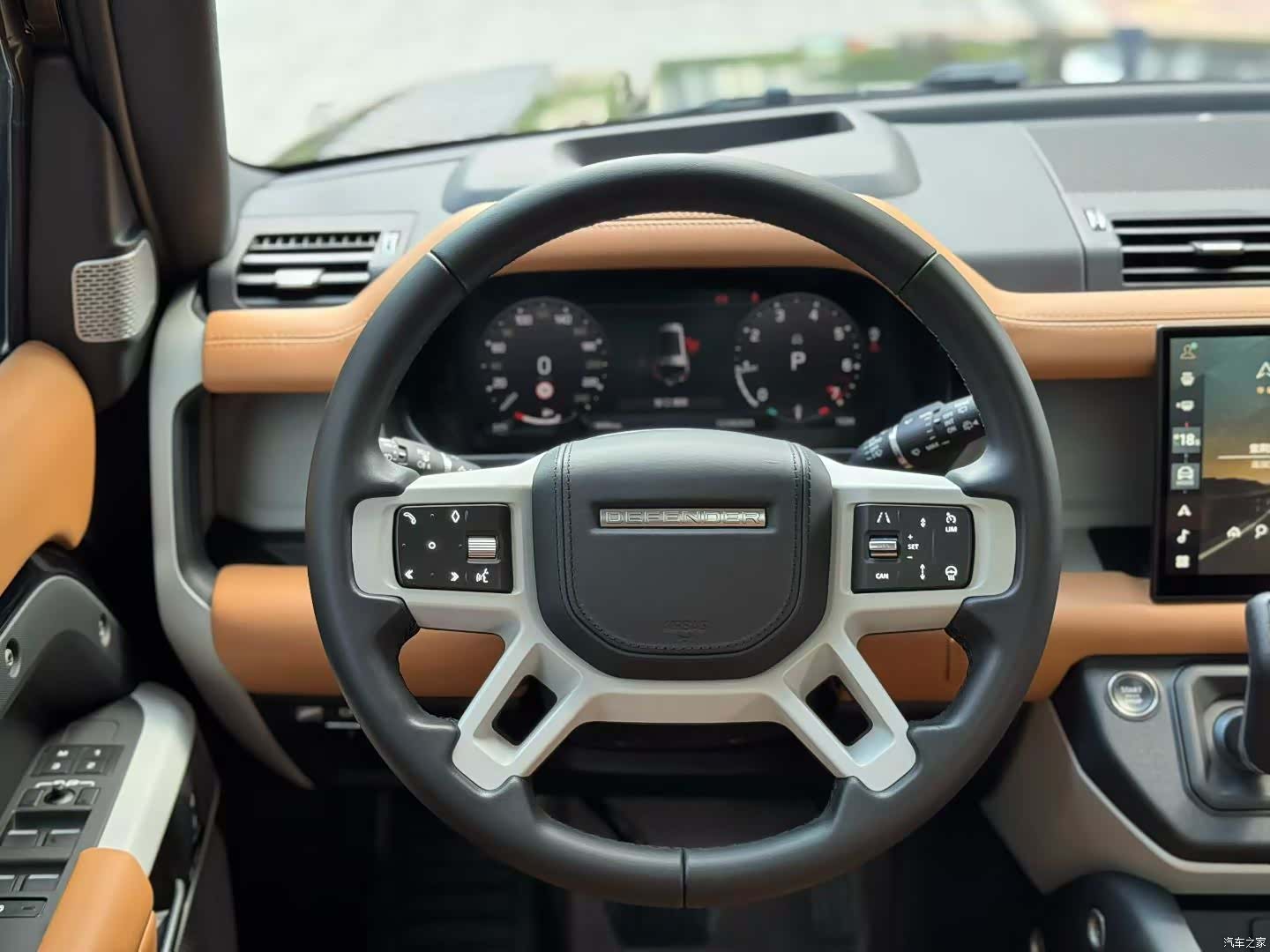 Land Rover Defender, 2024 3