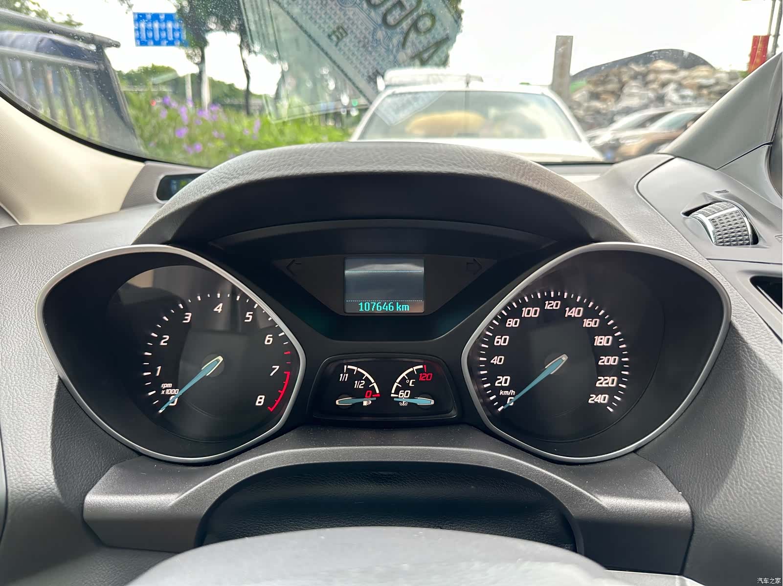 Ford Kuga, 2015 10