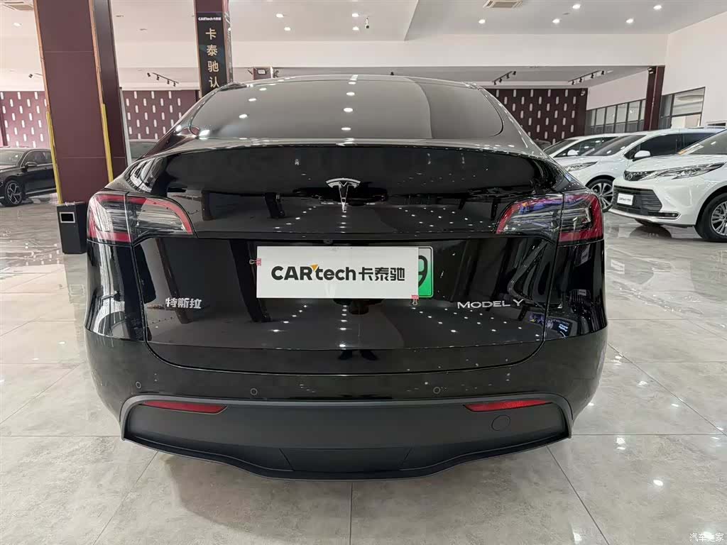 Tesla Model Y, 2023 все фото