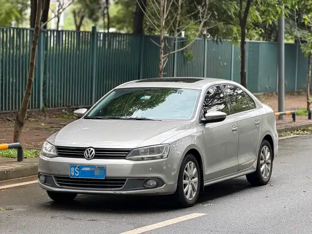 Volkswagen Sagitar 2013 — купить из Китая под заказ