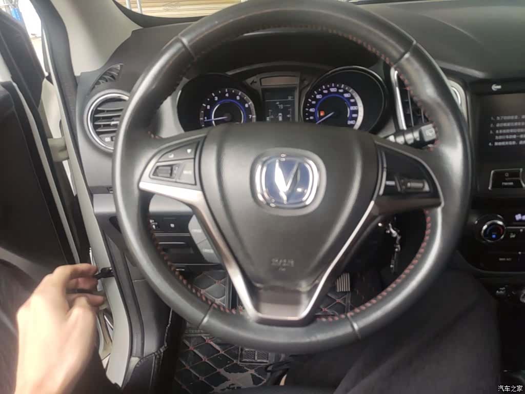 Changan CS15, 2017 11