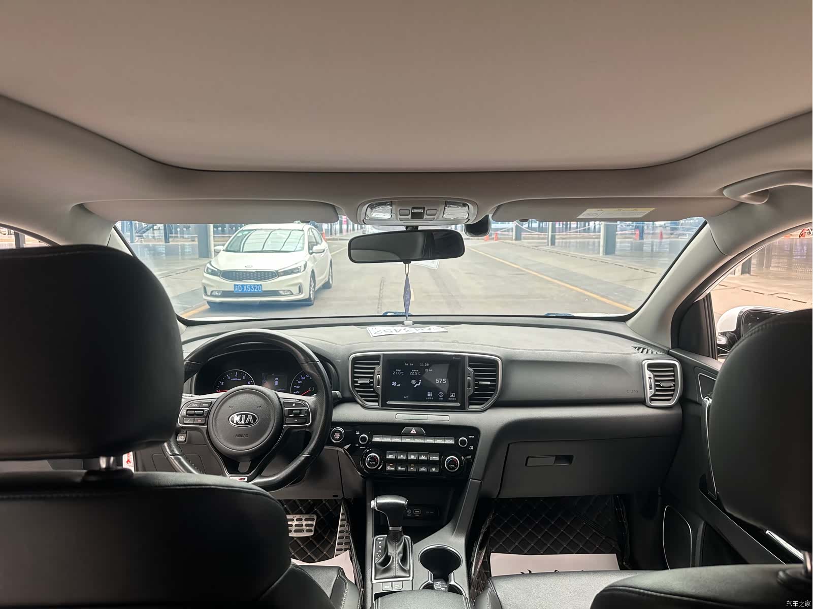 Kia KX5, 2017 10