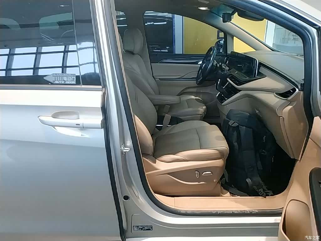 Buick GL8, 2021 25