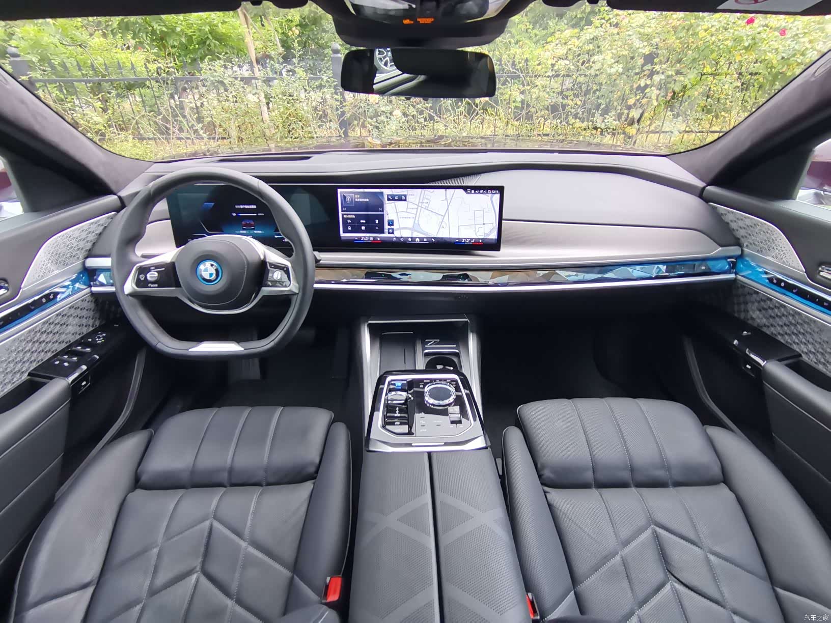 BMW i7, 2024 23