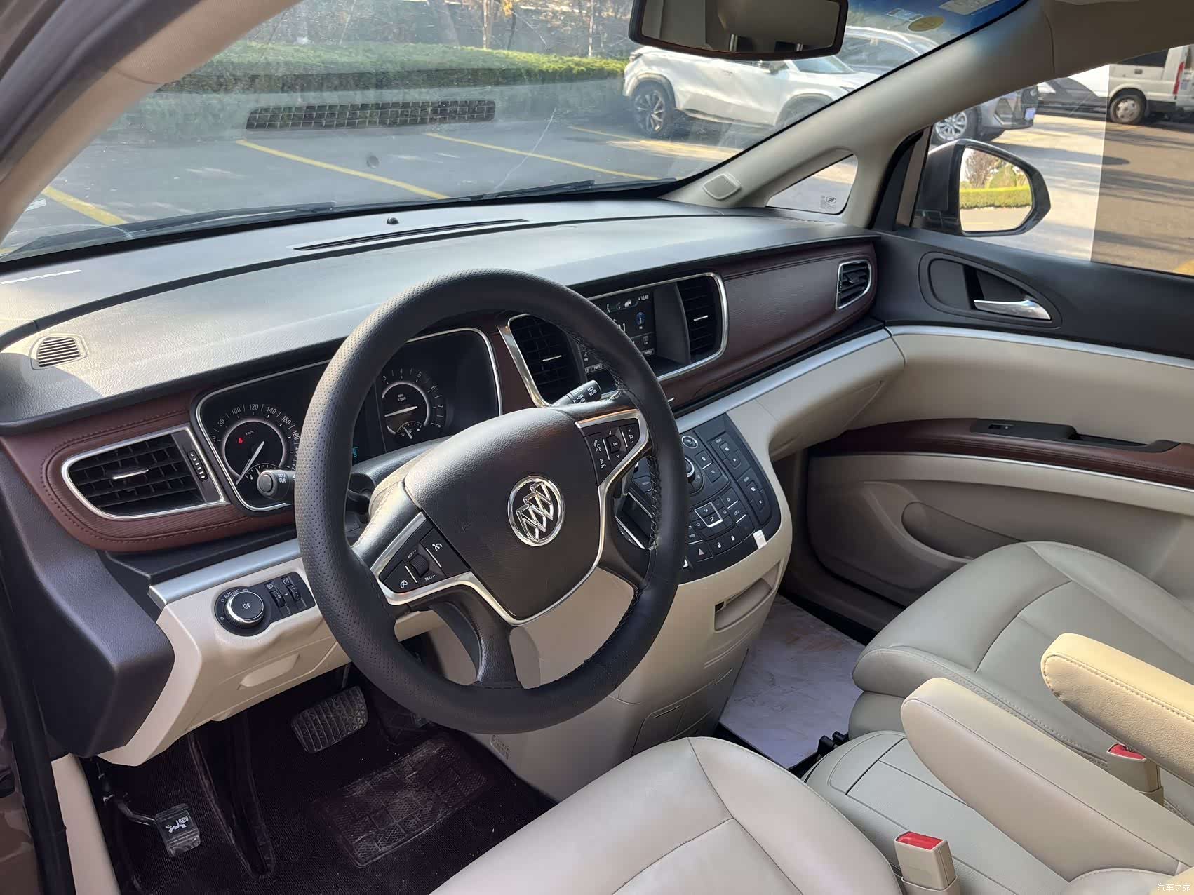 Buick GL8, 2020 7