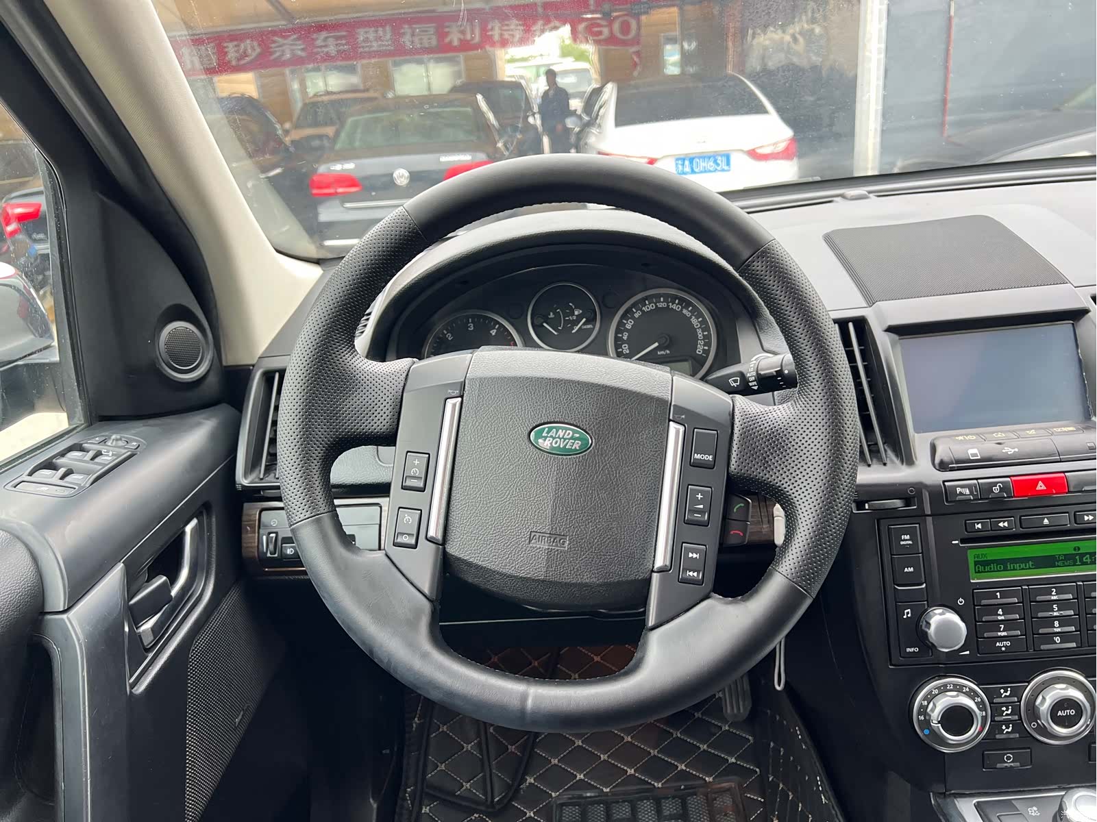 Land Rover SD4, 2011 15
