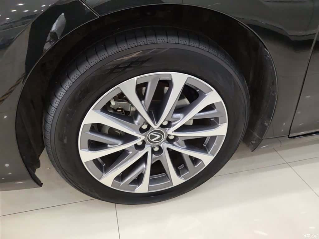 Lexus ES, 2024 23